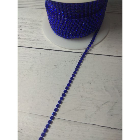 Стразовая цепочка 2 мм SS6 синие в синей оправе, цена за 50 см